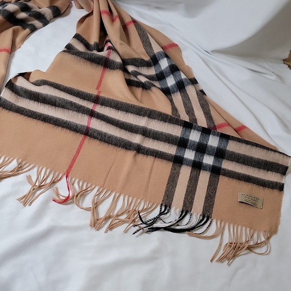 Burberry Camel and Black Checkered Scarf - Picture 4 of 4